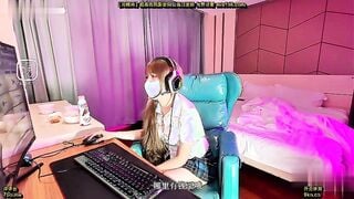 麻豆传媒STP35179 网瘾少女为了买游戏皮帮哥哥解决生理需求[1]