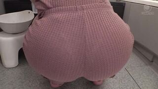 LULU-159 媚薬ち○ぽで甥っ子に即ハメ中出しされ理性を保てず白目アヘ顔痙攣でイキ潮を吹きまくるデカ尻叔母さん 佐々木咲和