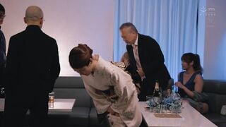 JUR-672 高級クラブの人妻、太客の汗と体液にまみれた、閉店後中出し枕営業―。 藤かんな