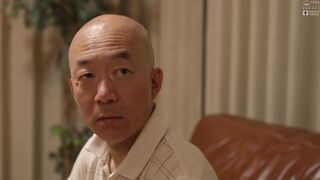 NMSL-035 ドスケベで敏感すぎる若妻は夫の目の前で絶倫義父にお漏らししながら寝盗られました…。 皆月ひかる