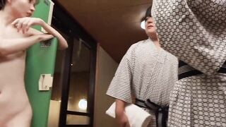 HUNTC-552 つるペタ女子が男湯腰巻タオル1枚チャレンジ！バレたら即アウト！？温泉旅館で度胸試し！スリルを楽しむ女の子たち…。果たしてバレたらどうなってしまうのか！