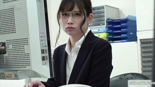 【モザイク破壊】JUFE-435 本番無しのデリヘルを呼んだら地味で大人しい同僚の事務員がやって来た…この女今日から俺の生ハメ爆乳玩具 桃園怜奈