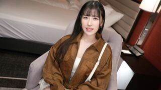 SIRO-5638 笑顔が素敵な保育士の卵！！元AV女優の某インフルエンサーに憧れてAV出演！！男優の手マンではカメラ直撃でピント外しの盛大な潮をまき散らす！！ 【初撮り