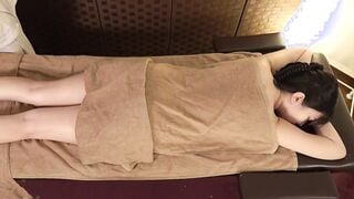 FC2-PPV-4860189 セクハラボディトリートメント　＃310【スレンダー美巨乳のムッツリOLはセクハラされても拒めずに夢中で腰を動かして絶頂してしまう】