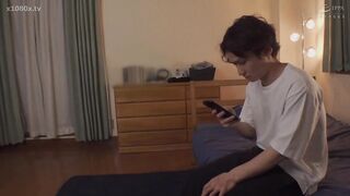 DVMM-368 《無意識寸止めサブリミナル》寝ている間の毎晩こっそり先っぽ1cm挿入で焦らし快感を潜在意識に刷り込まれた美人義母、膣奥イキを求めて子宮直撃ピストンを懇願
