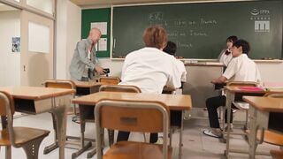 MIDA-558 さくらってリア充で幸せそうでムカつくから時間停止オジサンに好き放題レ●プしてもらったんだ。 水卜さくら