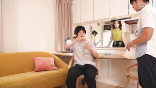 VEC-768 情熱キスは突然に 息子の友達に周りも気にせず唇を奪われて溢れ出す本能 田崎このえ