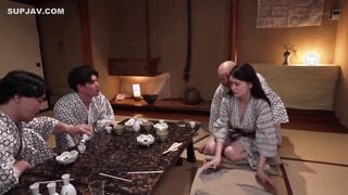 【モザイク破壊】JUR-538 社員旅行で…妻にタオル1枚だけ渡して性豪男が集う男湯に入らせてしまった寝取られの末路。 橘メアリー