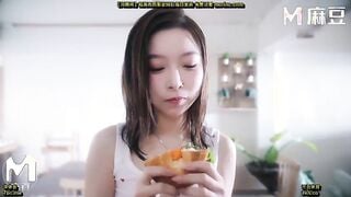 麻豆传媒MD-0375 趁朋友返乡和他女友偷情一整天 背着男友沉沦在NTR种的纯欲少女 纯子