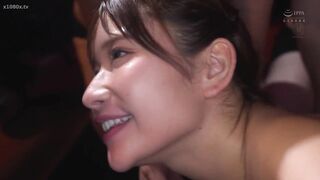 JUR-688 ハプニングバー人妻NTR 「あなたのためよ…」と言っていた妻がいつしか群がる男たちに夢中になっていた。 桃園怜奈