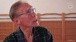 SNOS-162 地方の訪問介護先で思いやりナースとドクターが相部屋宿泊…医者の下心まで体で介助する朝まで絶倫ケア性交 現役看護師による 看護師NTRドラマ！ 桜みお