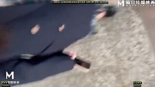 麻豆传媒STP35284 把JK制服学生的小穴操到流血不知道是处女膜还是被操坏了