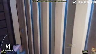 麻豆传媒STP35331 妈妈朋友的小孩来我家原来是个很会榨精的Coser 鸡教练