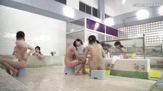 【モザイク破壊】MUM-134 銭湯に迷い込んだ白と黒のつるつる天使たち。