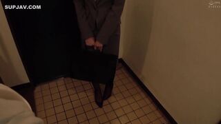 【モザイク破壊】HALT-077 いつもボクをきびしく叱ってくるパンスト上司に媚薬を盛って発汗失禁！！仕事中にがに股ムレムレじょばじょば潮吹き！！がくがく痙攣浸水オフィス