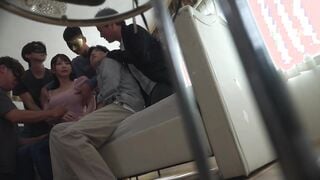JUR-689 寝取らせ串刺し輪● 愛する妻を深奥まで犯し尽くして下さい―。 新妻ゆうか