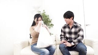 一本道 041126_001 朝ゴミ出しする近所の遊び好きノーブラ奥さん 坂谷しほ
