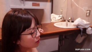 【モザイク破壊】MIDA-465 いつも地味メガネ女上司を酔わせたら…囁き誘惑キス魔になって何度も何度も勃起に持ち込まれ飲めば飲むほど無限中出し！！ 天宮花南