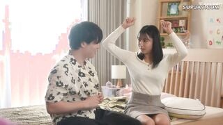 FNS-196 ヤったら終わるとわかってるのに好きな人の親友が距離感近すぎて巨乳と巨尻の魅力に負けてしまった最低の僕。浜辺やよい
