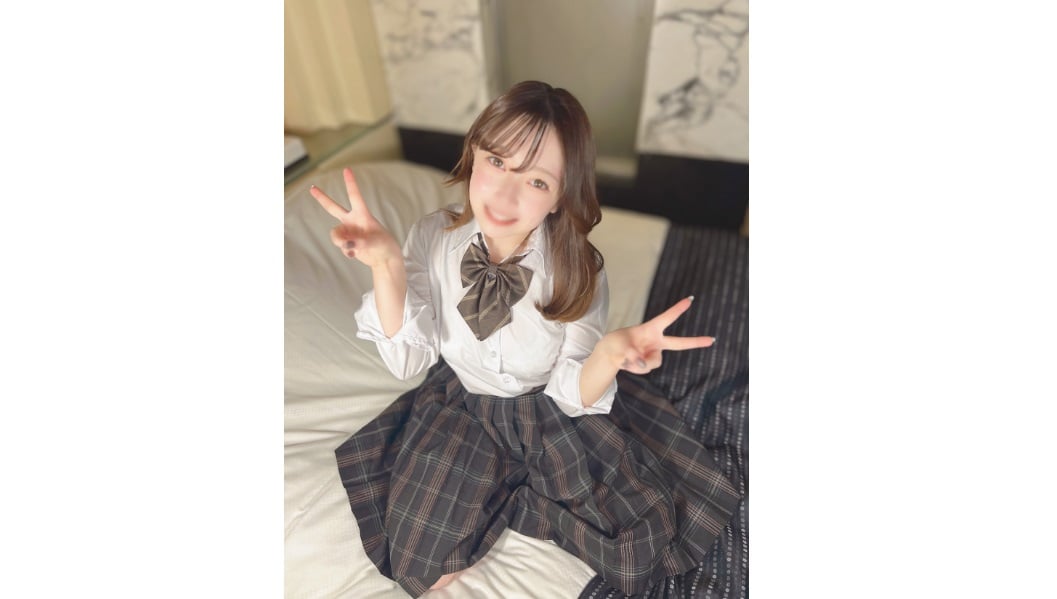 FC2-PPV-4880828 ①【春意盎然・天真爛漫的性感魅力×絕世美貌◎】宛如祈願世界和平的女神——擁有天然F罩杯的日向醬，竭盡全力侍奉超過20釐米的巨根