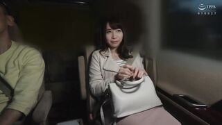 AKDL-042 チ○ポ好き・精子好きの歯科助手 真奈美 初対面キモ中年たち全員ゴックン【敏感すぎる巨乳・即イキマ○コ】【キモザーメン極飲み懇願】【深夜公園トイレで連続挿