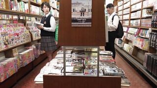 PIYO-232 仕事でくたびれた口クサな俺が、天使のような’べろキス魔少女’に出会った…
