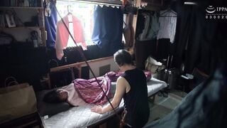C-2966 自分の部屋に泊まることになった妻の女友達 「人妻梨花さん（仮名）二十七歳」に当然のように手を出してしまうワタシ（31）