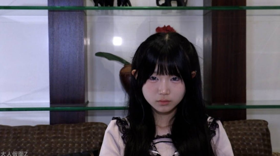 FC2-PPV-4890847 菫（18歲） 這次拍攝是她第二次出鏡，可愛得無可挑剔。明明應該知道會發生什麼，卻還是乖乖地來瞭，於是讓她用電動按摩棒自慰，還玩瞭肛交……