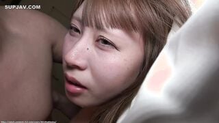 FC2-PPV-4892866 ♀216 かわいい20歳はなちゃんと生中出しセックス♡ 素朴でなおしとやかな喘ぎ声♡ たまらず抱き着きキス♡ ★特典で無修正