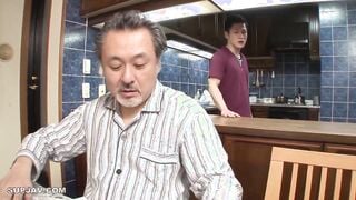 【モザイク破壊】VENU-359 tidy［無言］thin 隣にお父さんがいるのよ… 三浦恵理子