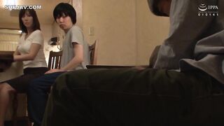 【モザイク破壊】VENU-801 父が出かけて2秒でセックスする母と息子 澤村レイコ