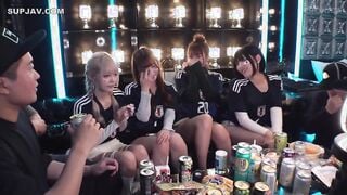 【モザイク破壊】VRNC-058 ゴールイン！美少女サポーター達とスタジアム外で秘密のオフサイド！【みゆ/ゆみ/れい/りん】Ver.みゆ＆ゆみ