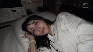 IPZZ-847 美貌と魔性の色気で誘惑し放課後ホテル密会 ベテラン中年教師を喰いまくる新任美人教師の淫美な腰使い