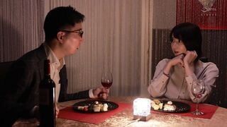 JUR-073 背徳の寝取らせシアタールーム 低俗男たちの醜い肉棒で汚された貞淑妻ー。