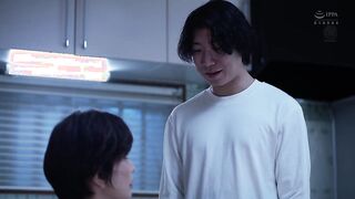 ROE-489 昼間は地味で隠キャな妻の母だけど本当は… 週末こっそりクラブに通い 若い男をつまみ食いする淫キャだった。