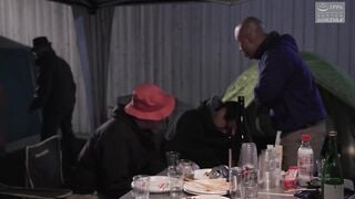 NSFS-476 2泊3日のキャンプ 町内会まわしテント5 オヤジたちに何度も中出しされた私の妻 皆瀬あかり