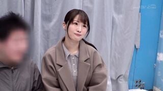 SDMM-231 マジックミラー号 ご夫婦一緒でも構いません！と声をかけ、巷で話題のクイックマッサージを初体験！愛する旦那とはミラー越し30cmの状況で声を我慢すればする