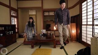 MIDV-736C-U 素人童貞の僕に初めて最高の彼女ができたのでラブラブでハメ狂うお泊まり温泉純愛旅行 宮下玲奈