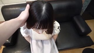 FC2-PPV-4900752 サムネからわかるこの巨乳！上京して1年、まだ都会に慣れない女子大生のあどけないセックスお楽しみください！