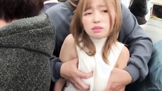 DRPT-087 撮影中にカメラを奪われ集団で○○されたバカノーブラ配信女 ノーブラで満員電車に乗るバカ巨乳配信女 椿りか