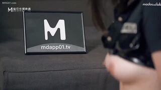 麻豆传媒MD0147 性感制服美女被下药 被歹徒玩弄调教 秦可欣