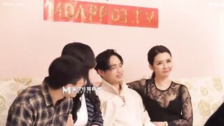 麻豆传媒MD0217 换母荡元宵 挑逗五感的猜灯谜 苏语棠 苏娅