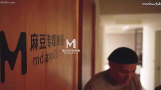 麻豆传媒MD0231 痴女空姐杂交趴 季妍希