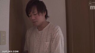 【モザイク破壊】MIAA-104 最近できた彼女のギャル姉2人にこっそり密着ピストンで痴女られたボク AIKA 桐嶋りの
