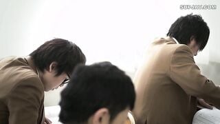【モザイク破壊】URE-028 同人作家・かるきや原作 友母調教 ボクの母さんは試験期間中の3日間、同級生の玩具になる 少年達にflatcされる美人母を描いた人気同人コミ