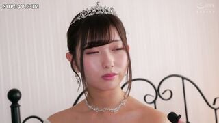 QSUP-008 明日には人妻になる結婚前夜の元ヤリマンを緊急突撃！！チ〇ポの扱いが上手なエロテク花嫁が、男遊びを繰り返していた頃を思い出し何度もビクビク絶頂…祝福ムード