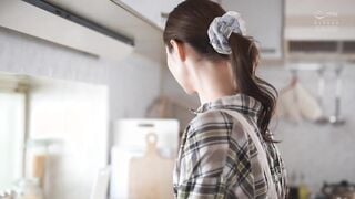 ADN-782 娘の身代わりになって借金取りの男に孕むまで種付けプレスされる母。