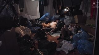 CAWD-974 隣人のゴミ部屋で異臭中年おやじに監調教…理不尽すぎる鬼畜中出しで孕まされた制服女子 松岡美桜