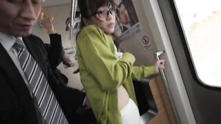 MIDA-657 地味めがね巨乳の人妻介護士をいいなり早漏体質にした尿失禁孕ませ痴●電車 天宮花南