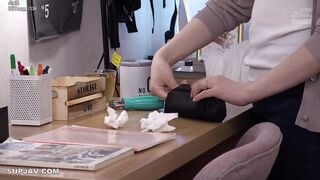 【モザイク破壊】DANDY-893 「今日も息子の家庭教師とセックスしています。」2人きりになったら10秒で挿入？！息子がすぐ隣にいるのにイケメン家庭教師のチ○ポを握る肉